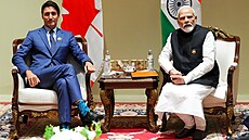 Kanadský premiér Justin Trudeau spolu s indickým protjkem Nárendrou Módím...