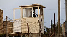 Izraelské kontrolní stanovi�t� a hlídkující �len izraelské bezpe�nostní slu�by...