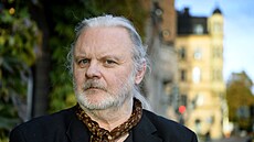 Norský spisovatel a dramatik Jon Fosse se stal v roce 2023 dr�itelem Nobelovy...