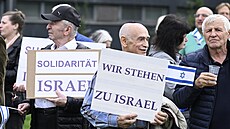 Stovky lidí dnes odpoledne manifestovaly na podporu Izraele v centru Berlína u...
