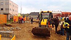 Po demolici domu následovaly terénní úpravy, které prostor p�ipravily na...