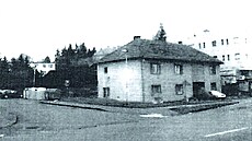 Parku ustoupil d�m �. p. 30, který obec odkoupila v roce 2014. 