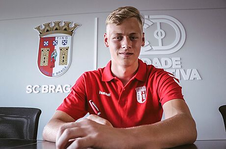 Branksk talent Luk Hornek pestoupil z Pardubic do Sportingu Braga.