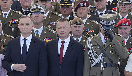 Polský prezident Andrzej Duda (vlevo) a ministr obrany Mariusz Blaszczak na...