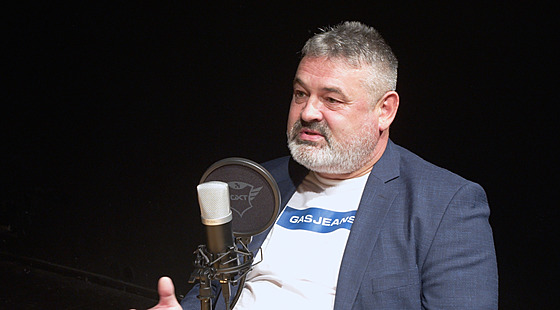 Sportovní manaer fotbalové Olomouce Ladislav Miná bhem rozhovoru pro podcast...