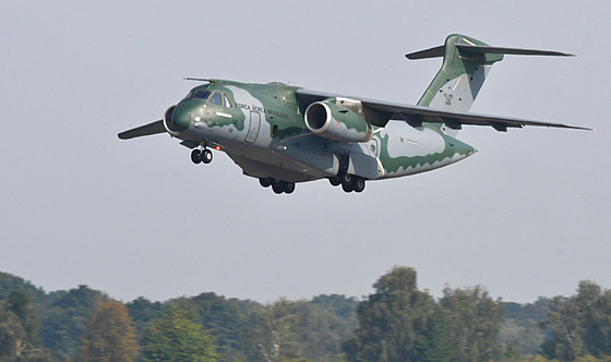 Transportní letoun C-390 Millennium brazilského výrobce Embraer na Dnech NATO v...