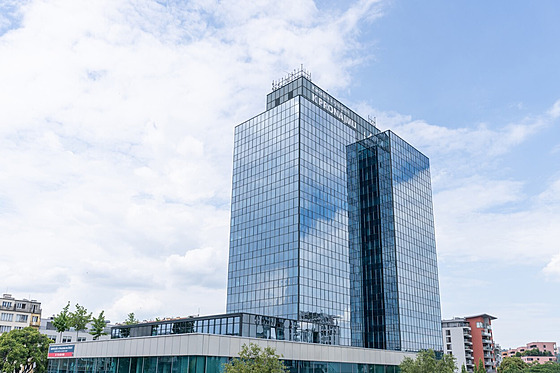 Budova Tokovo, kde nyní sídlí NKÚ.