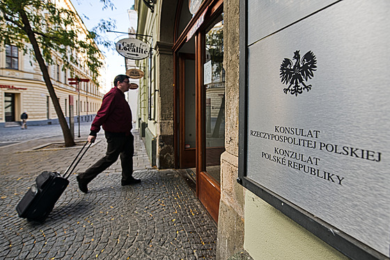 Polský konzulát v esku hlásí vysoký zájem o volby.