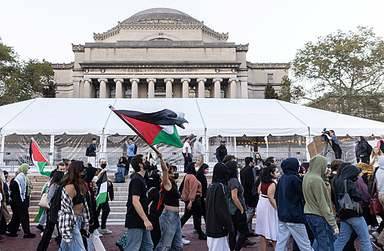 Propalestinské shromá�d�ní na americké Kolumbijské univerzit� v New Yorku (12....