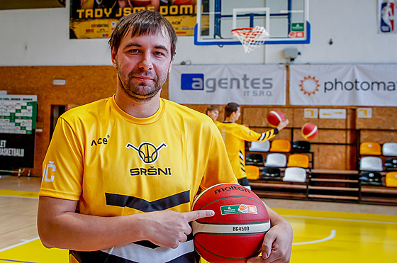Písecký basketbalový klub Srni si uívá historicky první sezonu mezi tuzemskou...