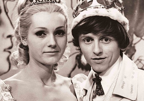 Helena Vondráková a Václav Necká v pohádce ílen smutná princezna (1968)