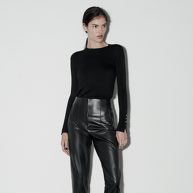 Převlečte na podzim kůži. Od kabátu až po botky jsou to trendy kousky