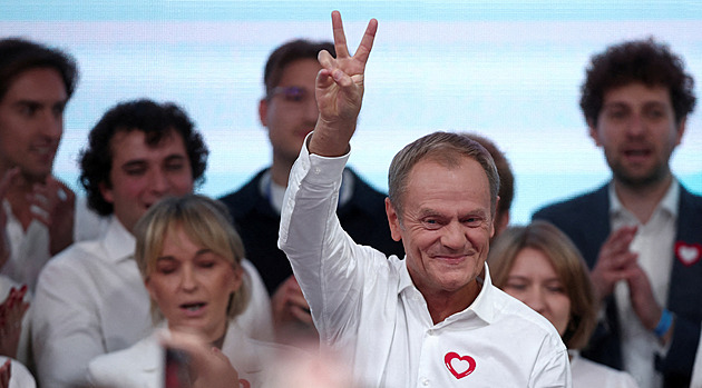 „Zlé časy jsou u konce!“ Tusk skončil druhý, přesto bouřlivě slavil vítězství