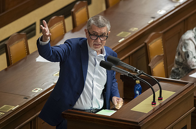 Babiš mluvil o tom, jak lidé dokázali odstavit moc generální stávkou