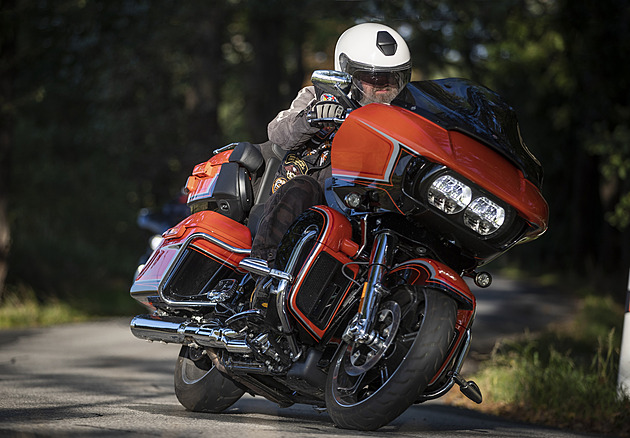 Motorkáři šetří, výrobce motocyklů Harley-Davidson pláče