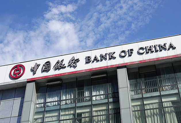 Nelegální půjčky a úplatkářství, slyšel exšéf Bank of China při svém zatýkání