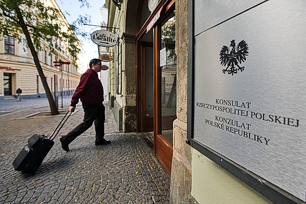 Poláci vyrazili k volbám v Praze, Brně i Ostravě, nejvíc jich šlo na ambasádu