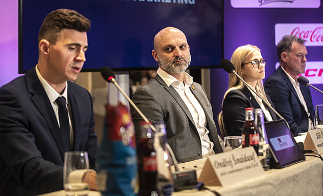 Dar, co budí rozpaky. Jak je to s miliony, které klubům slíbil Hadamczik