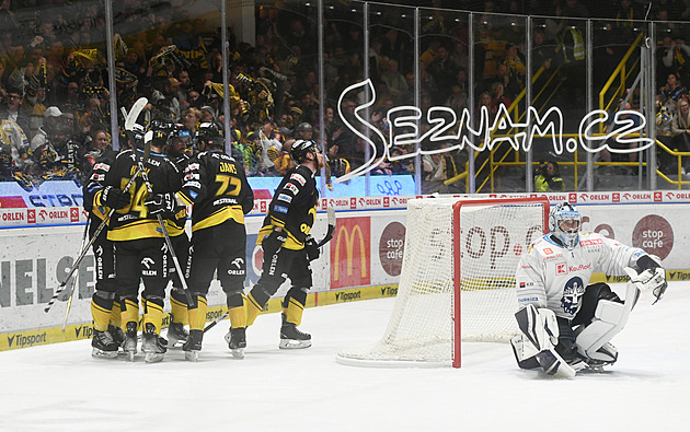 Obraty Sparty a Plzně, Kometa prohrála. Litvínov uspěl podesáté v řadě