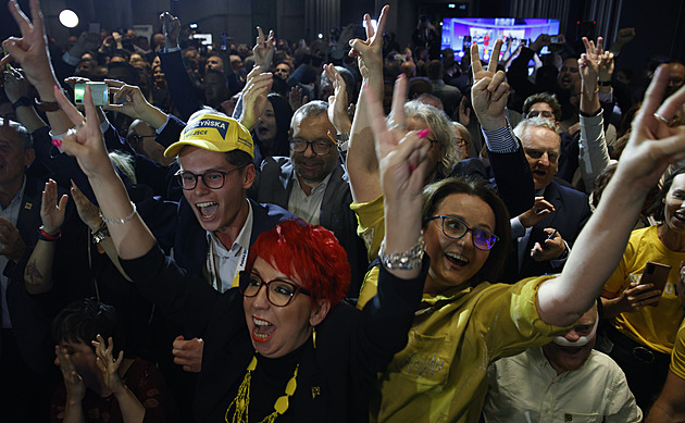 V Polsku vyhrálo zlo, plánuje PiS přechod do opozice. Tusk pohání prezidenta