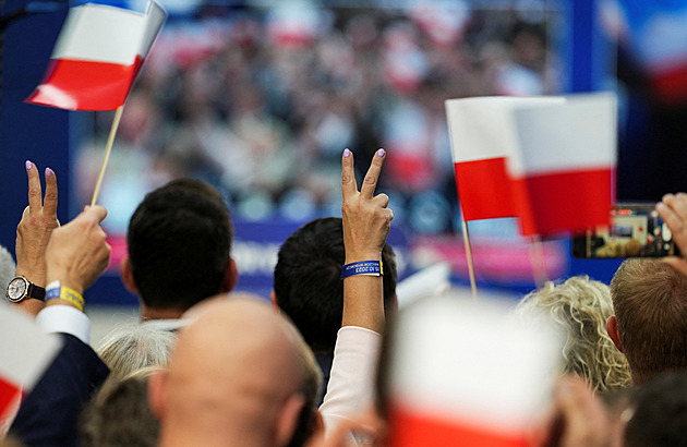 STALO SE DNES: V Polsku sčítají hlasy. Německo kontroluje hranice s Českem