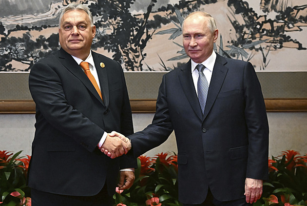 Putin se v Číně setkal s Orbánem, pochvaloval si vzájemné vztahy