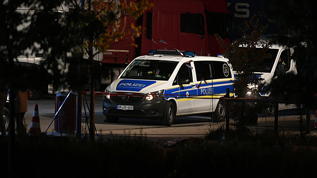 Německo zachová kontroly na hranicích s Českem. Zpřísní dávky migrantům