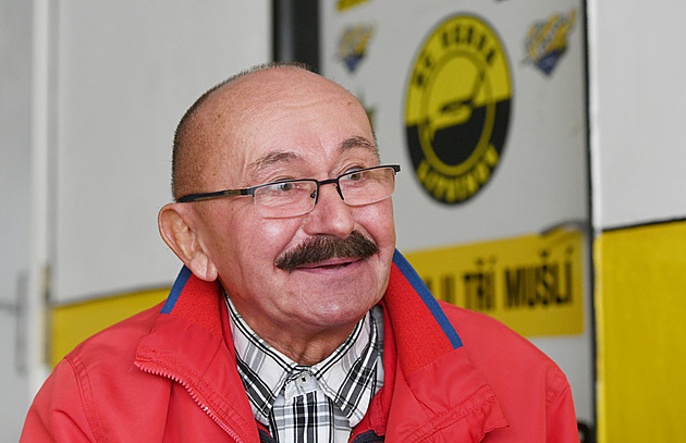 Kriminalistu proslavily maxi klobásy v Litvínově. Braly si je celé týmy, vzpomíná