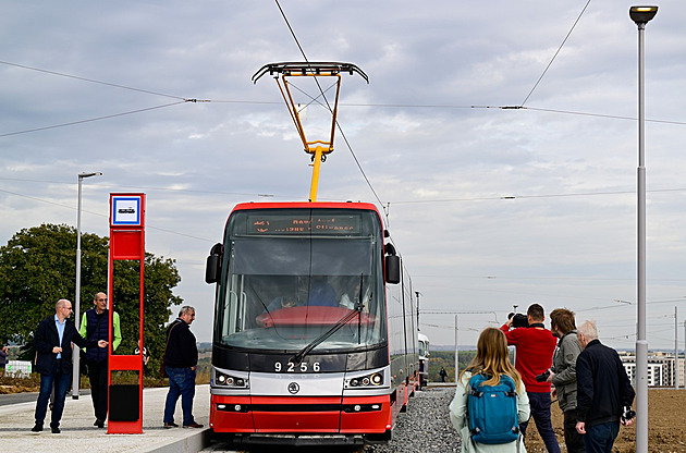 Z Barrandova do Slivence čtyřkou nebo pětkou. Praha má novou tramvajovou trať