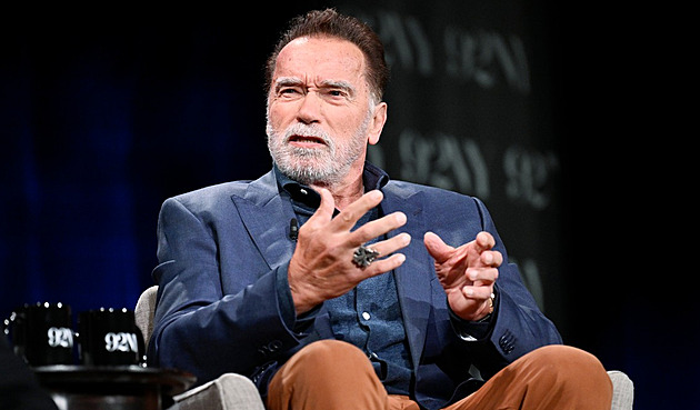 Nevychovávejte generaci slabochů a křehotinek, varuje Arnold Schwarzenegger