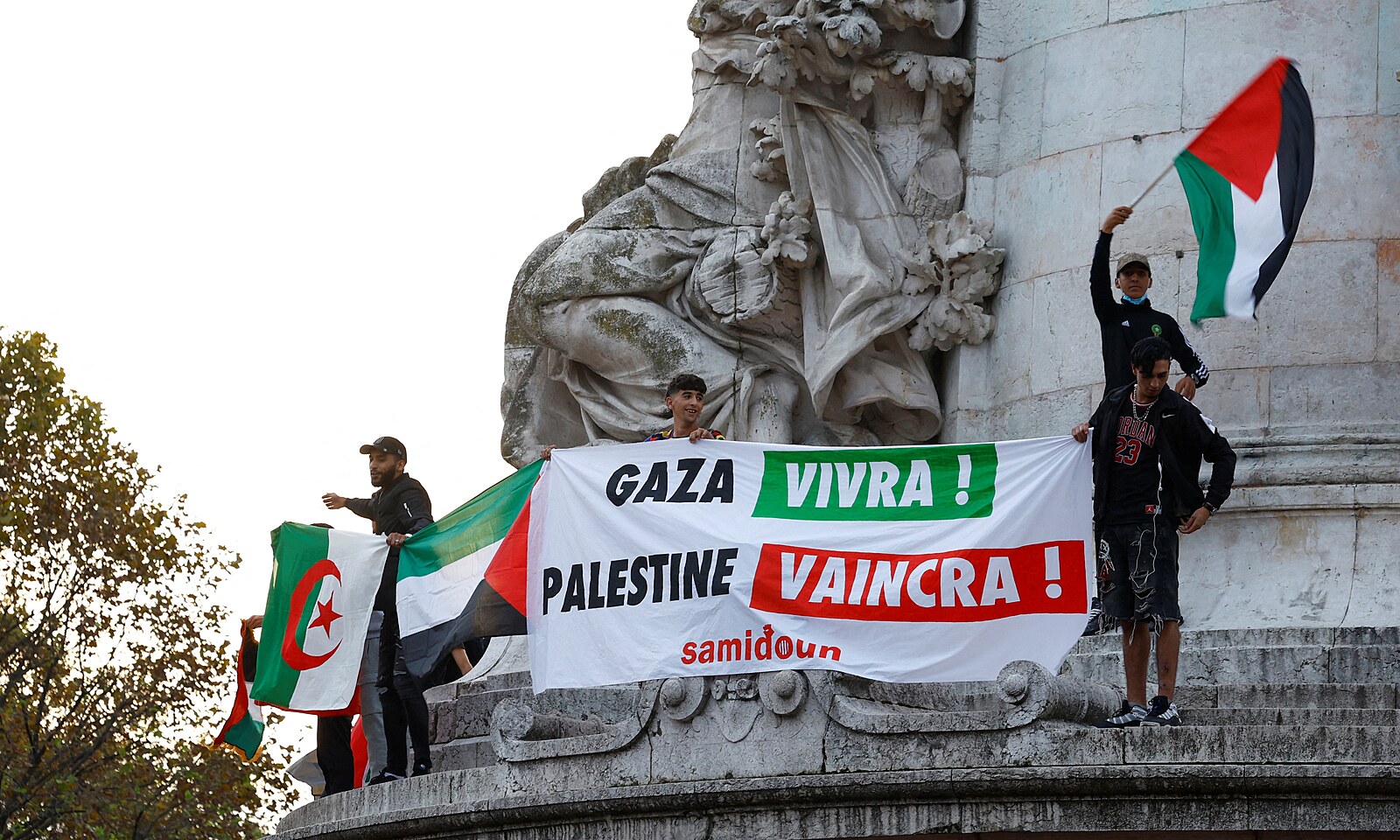 Málo policistů? To není argument, rozhodl soud v Pařízi a povolil muslimský sjezd