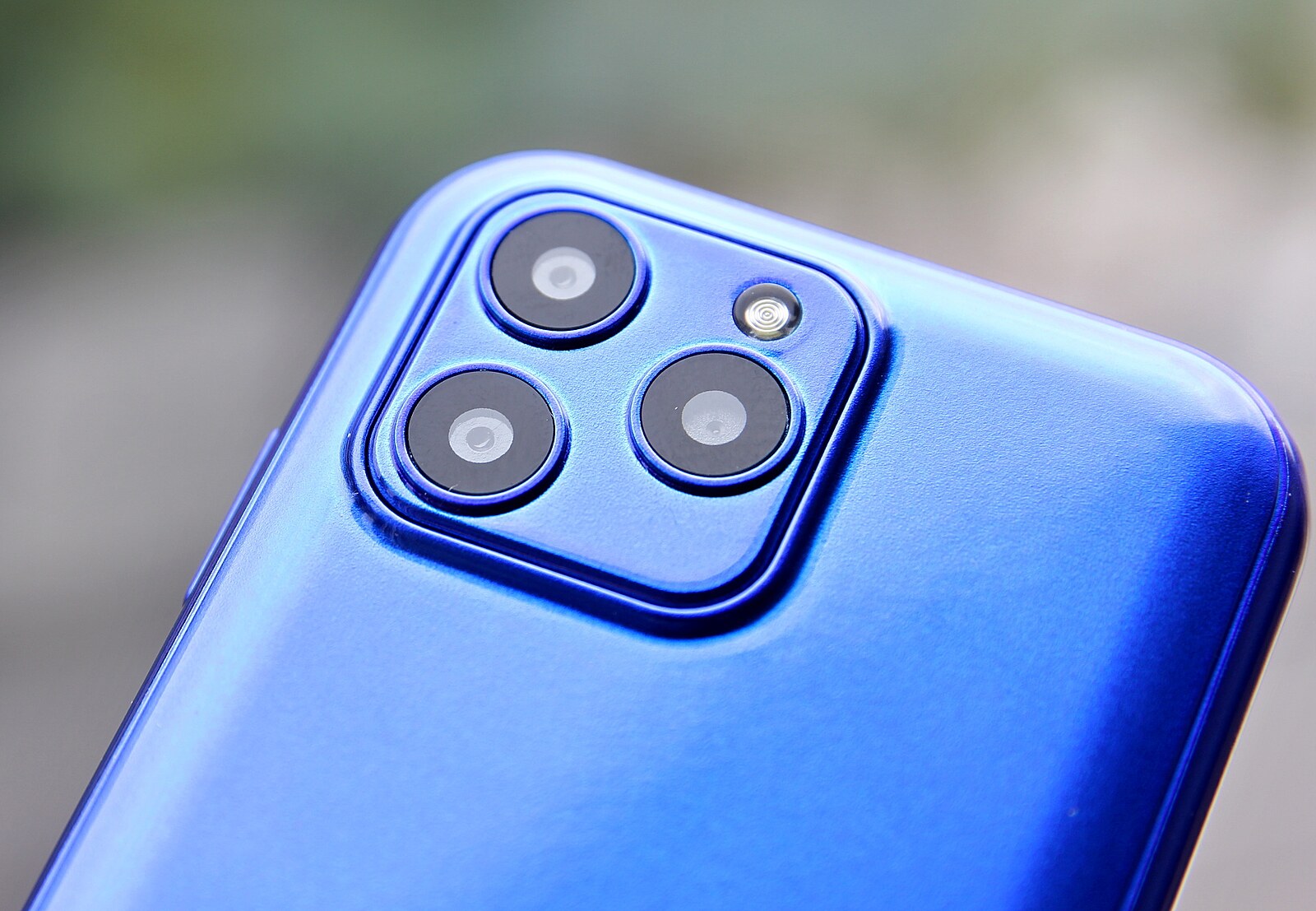 Čínský minimobil, který chce imitovat iPhone, je vlastně velmi povedený