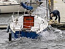 Mu zajiuje plachetnici u mola v nmeckém Kielském fjordu ped oekávanou...