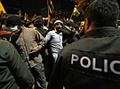 Lidé v íránském Teheránu protestují na podporu Palestinc v Gaze. (18. íjna...