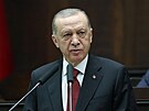Turecký prezident Recep Tayyip Erdogan pi jednání poslaneckého klubu své...