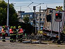 Na elezniním pejezdu v Olomouci narazil osobní vlak do kamionu, pi...