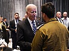 Prezident USA Joe Biden piletl do Tel Avivu. Seel se s píbuznými obtí a...