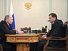 Ruský prezident Vladimir Putin se svým poradcem Vladislavem Surkovem.