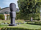 Na tymetrové bronzové soe Hvzdá umístné v zámeckém parku v Mikulov se...