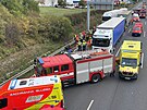 D1 u Prhonic uzavela nehoda tí nákladních aut a jednoho osobního, smr na...