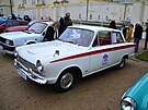 V�stava autoveter�n� p�ed kyn�vartsk�m z�mkem. Ford Cortina Mk. I. Z roku 1964....