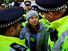 Londýnská policie zadrela klimatickou aktivistku Gretu Thunbergovou, která se...