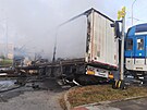Na elezninm pejezdu v Olomouci narazil osobn vlak do kamionu, pi...