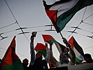 Podporovatelé Palestiny na protestu nedaleko izraelské ambasády v Aténách (9....