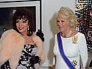 Joan Collinsová a vévodkyn Camilla na veei poádané Královskou akademií...