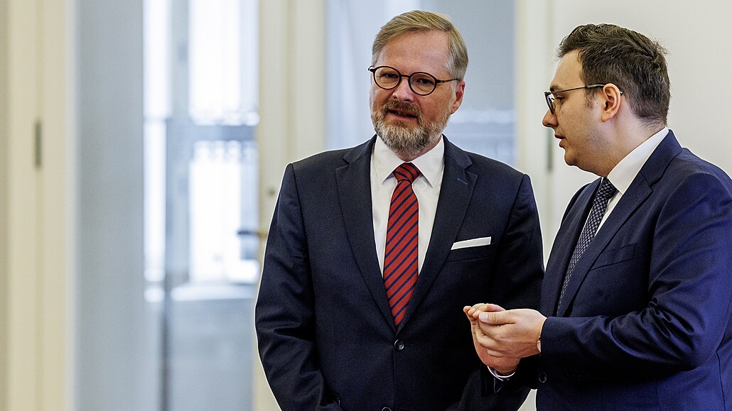 Premiér Petr Fiala a ministr zahrani�í Jan Lipavský (vpravo).