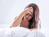 �enské hormony mohou zap�í�init velké nep�íjemnosti. Ulevit si lze i bez lék�.