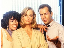 Allyce Beasley, Cybill Shepherdová a Bruce Willis v seriálu M�sí�ní svit (1985)