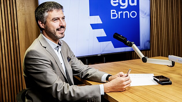Hostem poadu Rozstel je Michal Macenauer, editel strategie energetick spolenosti  EG Brno. (11. jna 2023)