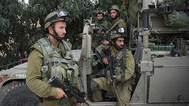 Izraelt vojci ste oblast u kibucu Kfar Aza. (10. jna 2023)